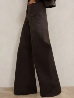 Chocoladebruin - Sakura flared jeans met opgestikte zakken*Reiss Discount