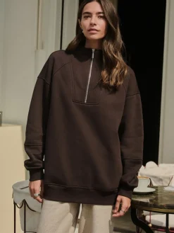 - Relaxed fit sweatshirt van zware katoenrijke jersey met ritssluiting bij de hals*Next Best