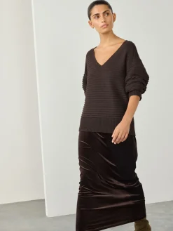 - Ribgebreide trui met V-hals*Next Hot