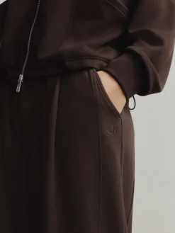 - Barrell Leg Joggers*self. Best