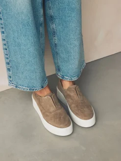 Chocoladebruin - Signature leren sneakers met dikke plateauzolen en sleehak*Next Hot