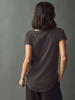 Chocoladebruin - T-shirt met kapmouwtjes*Next Best