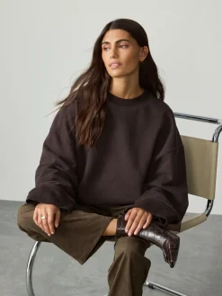 Chocoladebruin - Verfijnd sweatshirt met ronde hals, lange mouwen en ribbels*Next Clearance