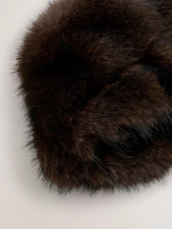 - Vissershoedje van imitatiebont*Next Sale