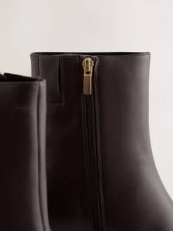 - Forever Comfort® enkellaarsjes met hak en spitse neus*Next Clearance