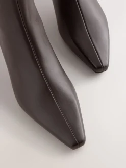 - Forever Comfort® enkellaarsjes met hak en spitse neus*Next Clearance