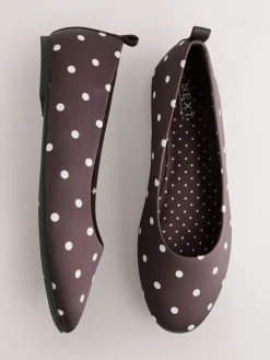 Chocoladebruin met stippen - Forever Comfort® Round Toe Ballerinas*Next Online