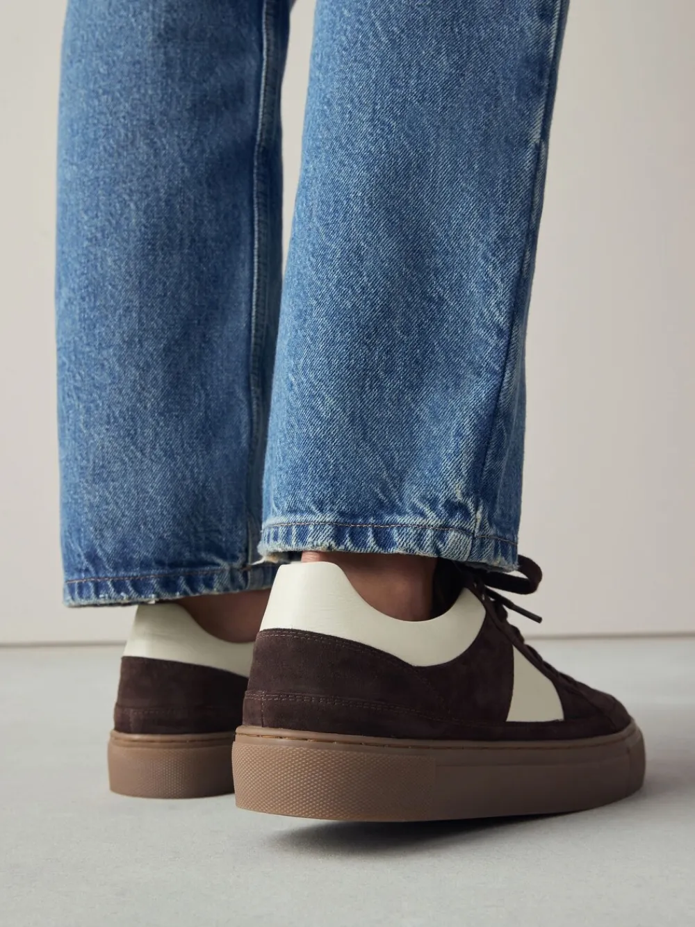 Chocoladebruin suède - Forever Comfort® Leather Chunky Side Stripe Lace Up Trainers*Next