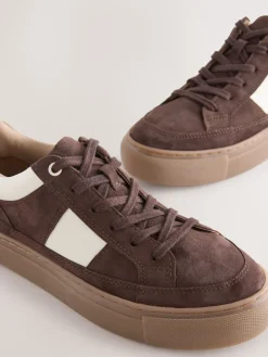 Chocoladebruin suède - Forever Comfort® Leather Chunky Side Stripe Lace Up Trainers*Next