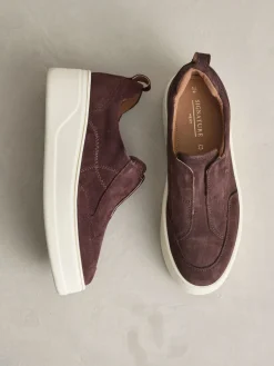 - Signature leren sneakers met dikke plateauzolen en sleehak*Next Best