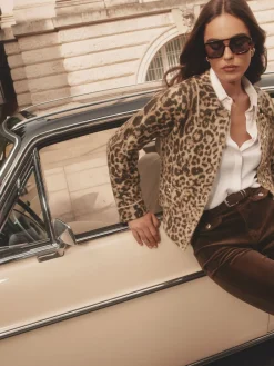 - Glam jeans met wijde pijpen*Lipsy Sale