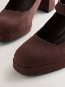 - Forever Comfort® Brogue Mary Jane Platform Blokhakken met Plateauzool*Next Clearance