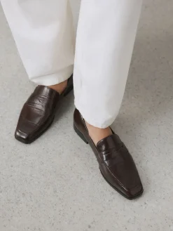 Chocolate Brown Croc Effect - Forever Comfort® - Loafers met vierkante neus*Next Hot