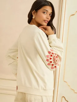 - Embroidered Sweatshirt*Love & Roses