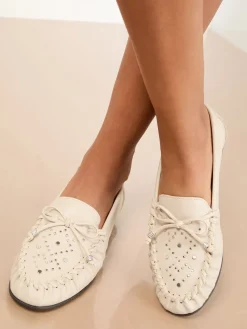 - casual mocassin instappers van imitatieleer met studs*Lipsy Clearance