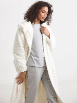 - Pretty Secrets Luxury Maxi Gown*Simply Be New