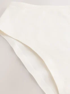 - Vormgevend slipje met buikcorrectie van premium katoenmix*Next