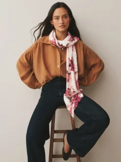 Crème/rood met bloemenprint - Lichte sjaal*Next Online