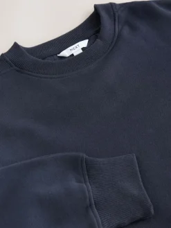 Donkerblauw - Essentials sweatshirt met relaxte pasvorm, lange snit en zakken*Next Online