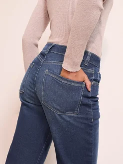 - jeans met rechte pijpen*Friends Like These