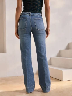 - Jeans met wijde pijpen en opgestikte zakken*Next Discount