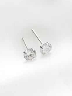 Echt zilver - Vierkante oorknopjes met zirkonia*Next Hot