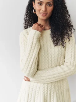 - Mini-trui-jurk met kabelpatroon*Next Clearance