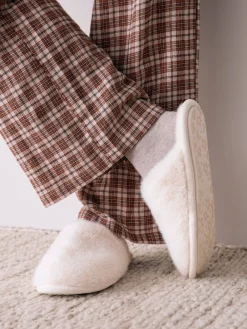 - Pantoffels met imitatiebont*Next Hot