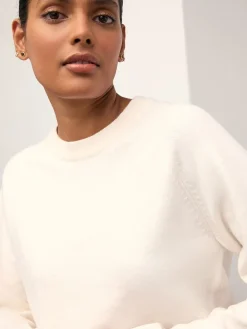 Ecru - Superzachte trui met ronde hals en lange mouwen*Next Sale