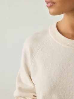 Ecru - Superzachte trui met ronde hals en lange mouwen*Next Sale