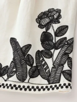 Ecru gemêleerd - Geborduurde strandshorts*Next Discount