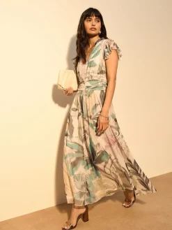 Ecru met bloemenmotief - Halflange geplooide mesh gelegenheidsmaxi-jurk met print en V-hals*Next New