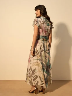 Ecru met bloemenmotief - Halflange geplooide mesh gelegenheidsmaxi-jurk met print en V-hals*Next New