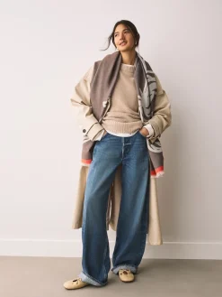 Ecru met Hamish The Highland Cow - Halfzware sjaal*Next Outlet