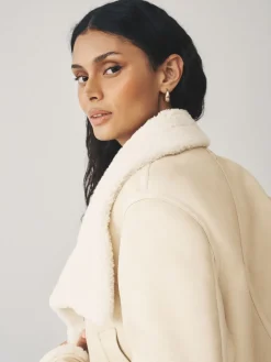 - Pilotenjack met trechterkraag en borgvoering*Next Best