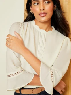 Ecruwit - 3/4 blouse met uitlopende mouwen*Love & Roses Sale