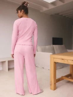 - Geribbelde pyjama met knopen*self. Clearance