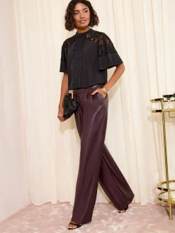 - Kanten blouse met uitlopende mouwen*Friends Like These Sale