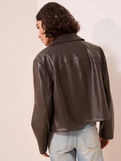 - Kort imitatieleren jack met kraag*Friends Like These Online