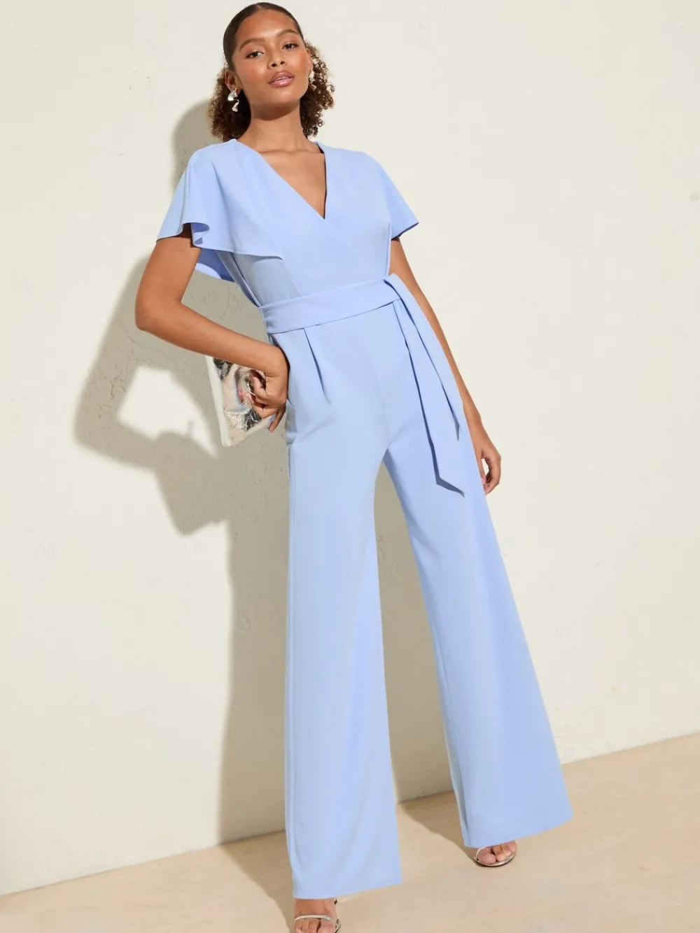 Jumpsuit met korte ruchemouwen en overslag in scuba-stof*Friends Like These Hot