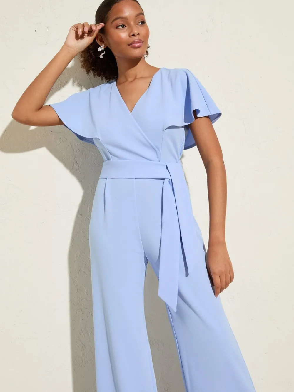 Jumpsuit met korte ruchemouwen en overslag in scuba-stof*Friends Like These Hot