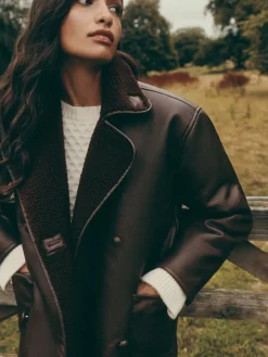 oversized jack met knopen aan de voorkant en borgvoering*Friends Like These Outlet