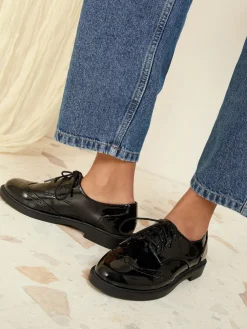 platte comfortabele Brogue schoenen met vetersluiting van lak kunstleer*Friends Like These Clearance