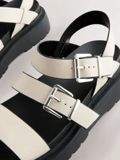 - Sandalen met dikke zool en gesp*Next Sale