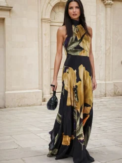 - Valeria Column Maxi Dress With Large Floral Print*Religion New