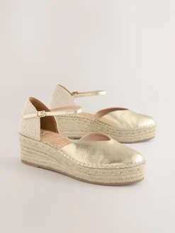 - Espadrilles met sleehak en plateauzool met gesloten neus*Next Sale