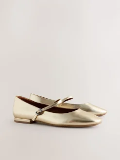 - Forever Comfort® Mary Jane-schoenen met vierkante neus*Next Clearance