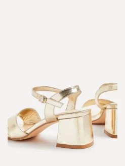 - Vivian sandalen met hak en bandje aan de voorkant met brede pasvorm*Linzi