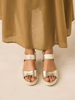 - Ronde Teen Elastische Riem Detail Sleehakken*Next Online