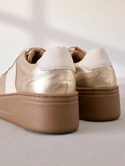 - Signature premium leren sneakers met veters en grove sleehak*Next Online